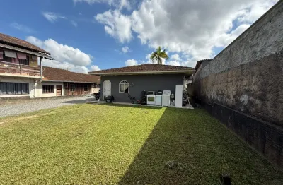 Terreno plano e muito bem localizado, a poucos metros da piratuba no bom retiro, em uma região tranquila e de fácil acesso.