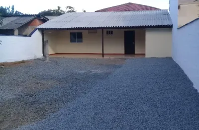 Excelente com 240m² terreno plano e murado, no bairro itinga.