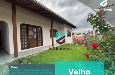 Surpreenda-se com esta casa plana no bairro água verde, com 3 quartos, suíte, churrasqueira a carvão e um gramado gigantesco nos fundos!   diferenciai