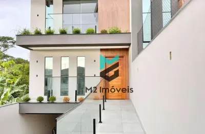 Lindo triplex novo com 154m² na fortaleza, com piscina, churrasqueira e amplo jardim nos fundos!