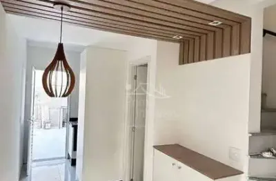 Seu novo lar: sobrado moderno, 2 dormitórios, segurança e lazer completo em condomínio fechado!