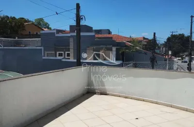 Casa espaçosa no jordanópolis: 3 quartos (1 suíte), área gourmet c/ churrasqueira e varanda.