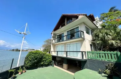 Casa com 5 quartos à venda na rua vereador josé do vale pereira, 258, coqueiros, florianópolis por r$ 2.380.000