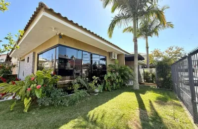 Casa com 3 quartos à venda na josé maykot, 30, estreito, florianópolis por r$ 1.490.000