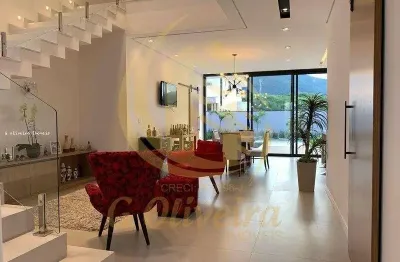 Casa em Condomínio : 4 Quartos, 4 Suítes, 5 Banheiros, 2 Vagas de Garagem - A/C 265m² - A/T 345m2.