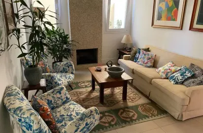 Casa para Venda ou Locação em Condomínio no Jardim Santa Teresa em Jundiaí com 04 dorms 3 suítes