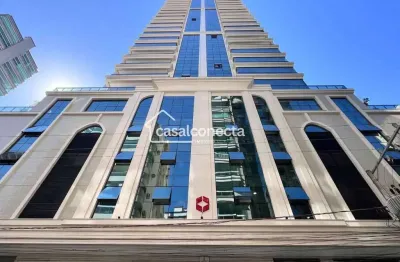 Apartamento à venda, no GRETA PALACE RESIDENCE, Meia Praia, com 3 quartos, 163m²