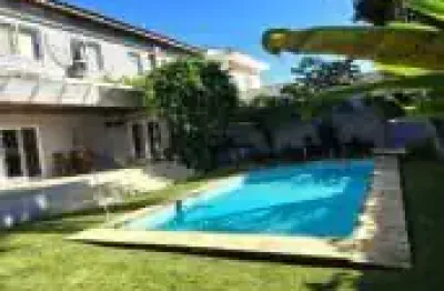 Espetacular e luxuosa casa na barra da tijuca,  4 suites, piscina, 5 vagas, (totalmente reformada e planejada)