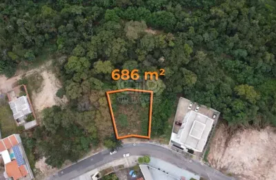 Terreno com aproximadamente 686m² no bairro jardim santa marta