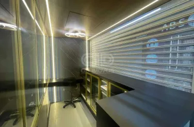 Loja comercial com aproximadamente 6m² no centro comercial feirão dos importados