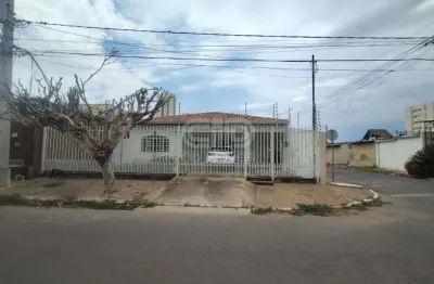 Casa com 3 quartos à venda na Rua Doze, Jardim Petrópolis, Cuiabá