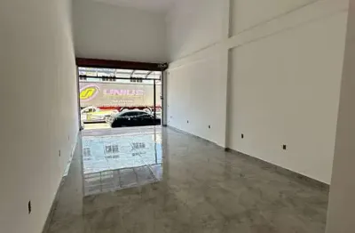 Lojas comerciais novas no centro de parque paulista