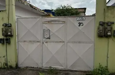 4 casas com 2 quartos e garagem santa cruz da serra.