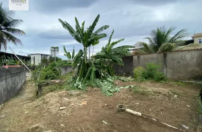 Raridade, terreno com 360m² com construção a poucos metros da washington luiz.