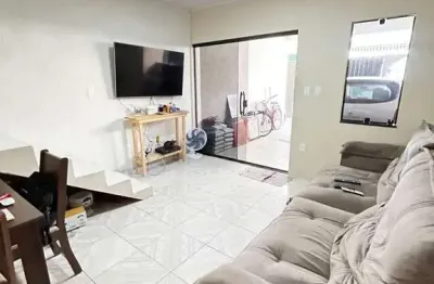 Casa em xerem - mantiqueira na rua da feira  com 3 quartos e garagem