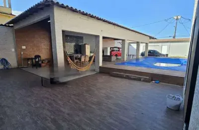 Espetáculo de casa com piscina, 2 quartos perto do comercio em santa cruz da serra.
