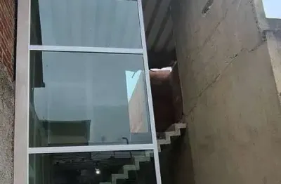 Casa com 2 quartos e garagem próximo a nova praça de xerem