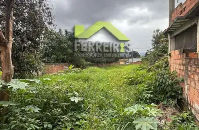 Terreno espaçoso, bem localizado e pronto pra construir seu imóvel.