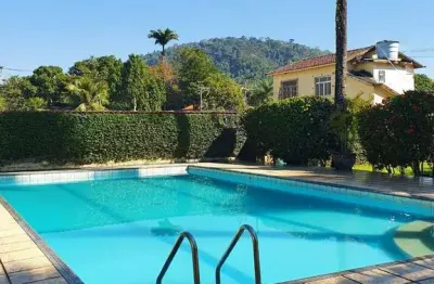 Chácara / sítio com 4 quartos à venda na Rua Pasteur, Parque A Equitativa, Duque de Caxias