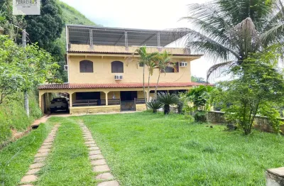 Sitio espetacular com 3 construções no bairro de santo antônio.