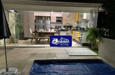 Sobrado com piscina privativa - Condomínio Fechado - Bosque Maia