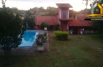 Bela casa térrea no condomínio colinas de caucaia do alto - cotia