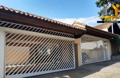 Casa à venda no condomínio Pinus Park na Granja Viana - Batelli Imóveis