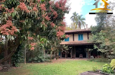 Casa à venda no condomínio Parque Primavera na Granja Viana - Batelli Imóveis