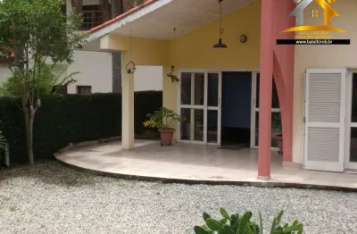 Casa TÉRREA à venda no condomínio São Paulo II na Granja Viana - Batelli Imóveis