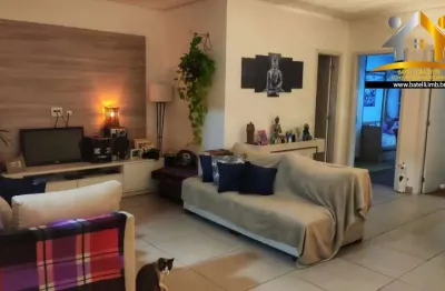 Casa à venda condomínio Vila dos Pinus na Granja Viana - Batelli Imóveis