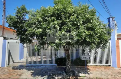 Casa com 3 quartos à venda no Jardim Cristo Rei, Marília 
