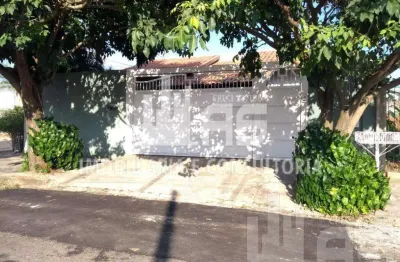 Casa com 3 quartos à venda no Jardim Cavallari, Marília 