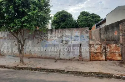 Terreno à venda no Alto Cafezal, Marília 