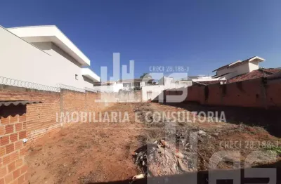 Terreno à venda no Jardim Tropical, Marília 