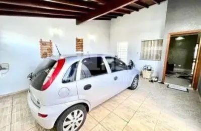 Casa à venda contendo 3 dormitórios seno 1 suíte no jardim vista alegre