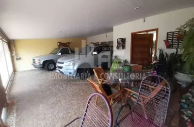 Casa na zona norte de marilia com 3 quartos sendo 1 suite.