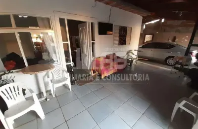Casa à venda contendo 3 quartos sendo 1 suíte no santa antonieta.