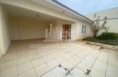 Casa a venda contendo 3 quartos sendo 1 suíte no parque da esmeraldas.