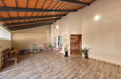Casa com 3 quartos à venda no Jardim América, Marília 