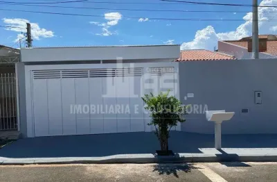 Casa a venda com 03 quartos sendo 01 suíte no bairro polón