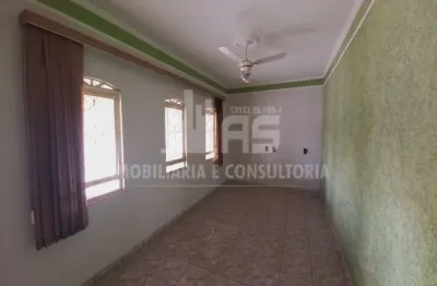 Casa a venda com 3 quartos sendo 1 suíte no jardim monte castelo