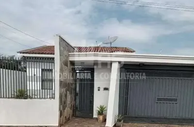 Casa com 4 quartos à venda na Vila São José, Tupã 