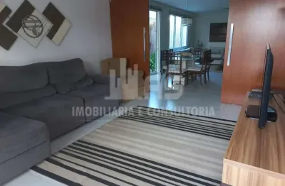 Casa a venda com 3 suítes no condomínio garden park