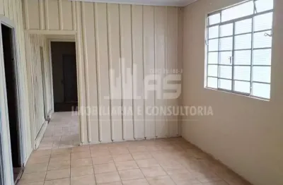 Casa com 3 quartos à venda no Centro, Garça 