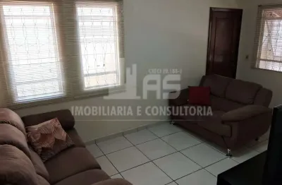 Casa à venda contendo 3 quartos sendo 1 suíte no jardim monte castelo.