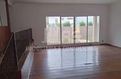 Casa à venda contendo 4 quartos sendo 3 suítes no marajá.