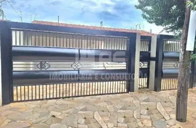 Casa a venda com 3 quartos sendo 1 suíte no bairro costa e silva