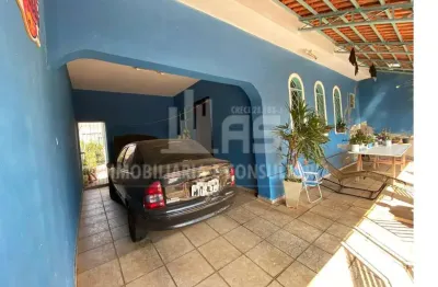 Casa com 3 quartos à venda no Núcleo Habitacional Nova Marília, Marília 