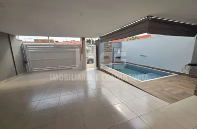 Casa com 3 quartos à venda no Jardim Riviera, Marília 