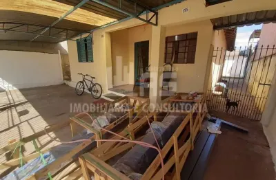 Casa com 3 quartos à venda na Chácara Eliana, Marília 